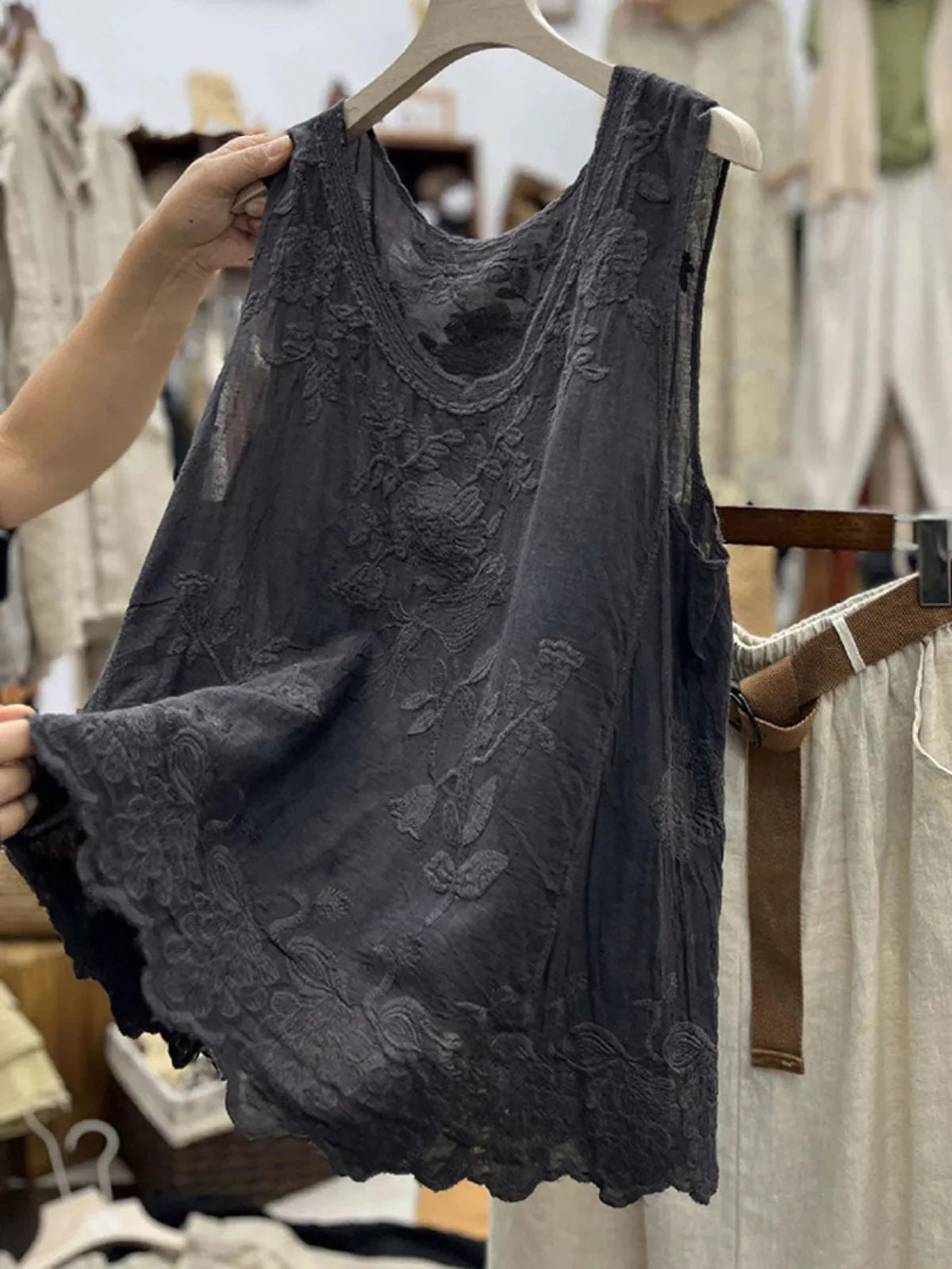 Women’s Embroidered Sleeveless Relaxed-Fit Top